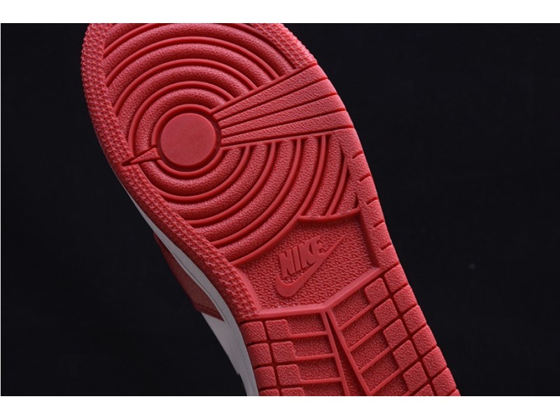 The Air Jordan 1 Rebel “Chicago” red AT4151-100