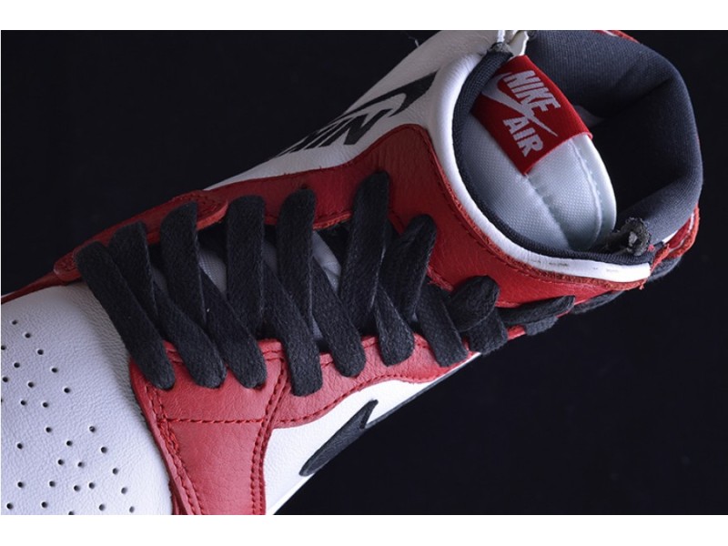  The Air Jordan 1 Rebel “Chicago” red AT4151-100