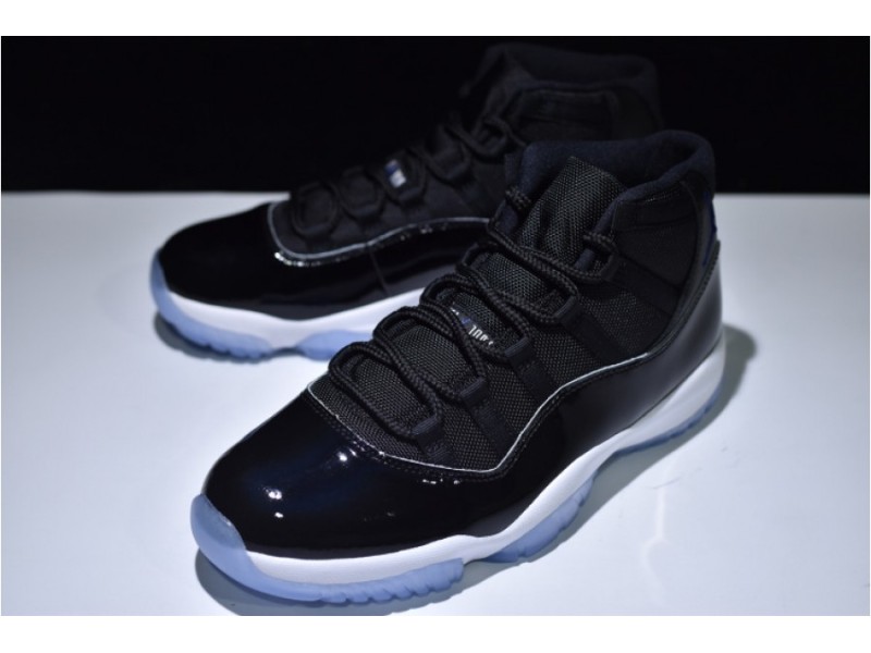 AIR JORDAN 11 RETRO 