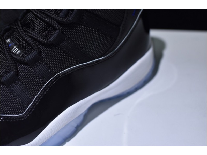 AIR JORDAN 11 RETRO 