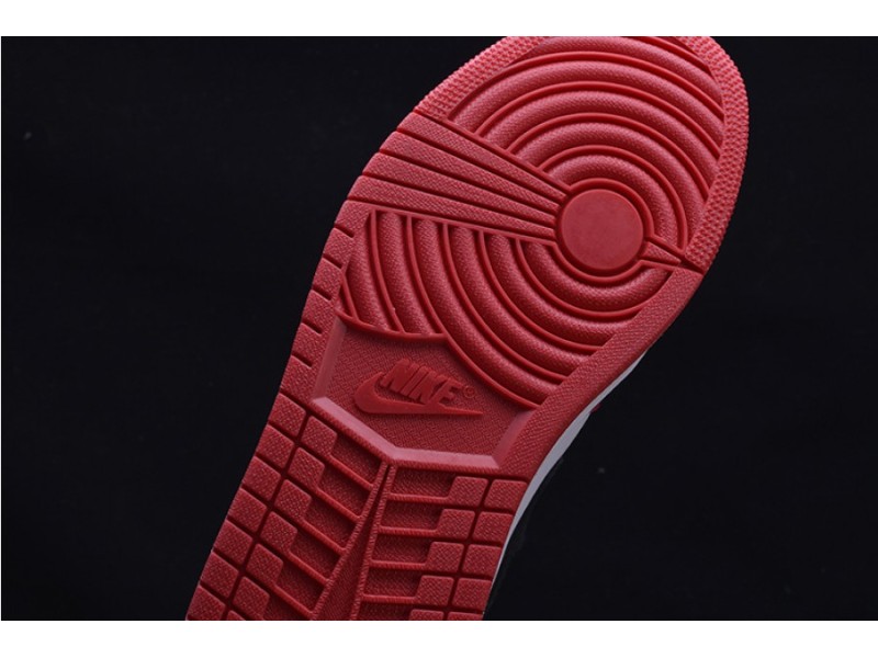 AIR JORDAN 1 RETRO 