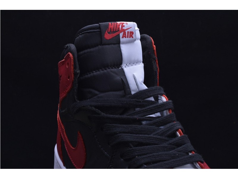 AIR JORDAN 1 RETRO 