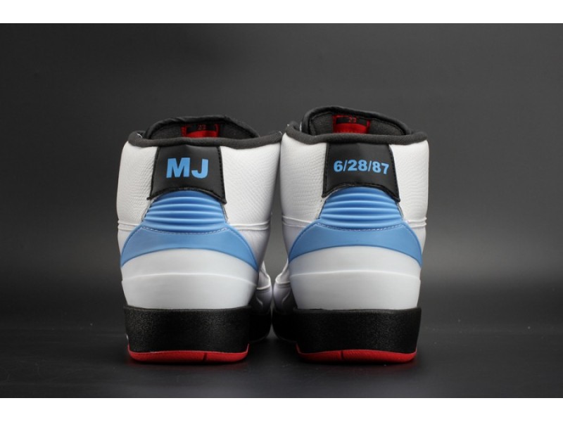 AIR JORDAN 2 RETRO UNC“Alumni” mens 917360-105
