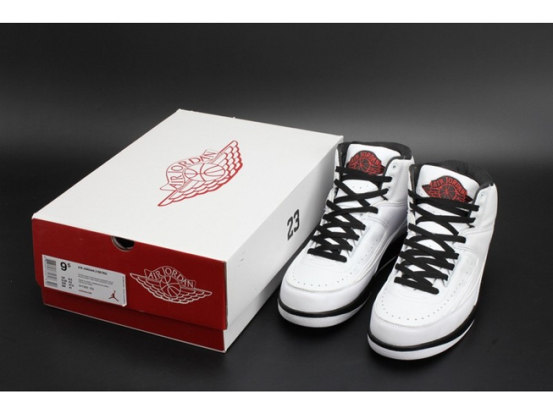 AIR JORDAN 2 RETRO UNC“Alumni” mens 917360-105