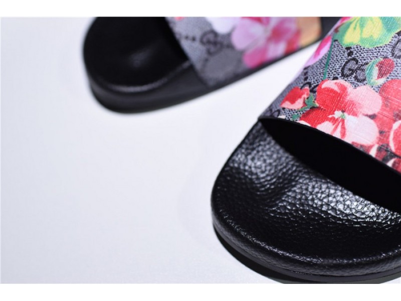 Gucc* Sandal4