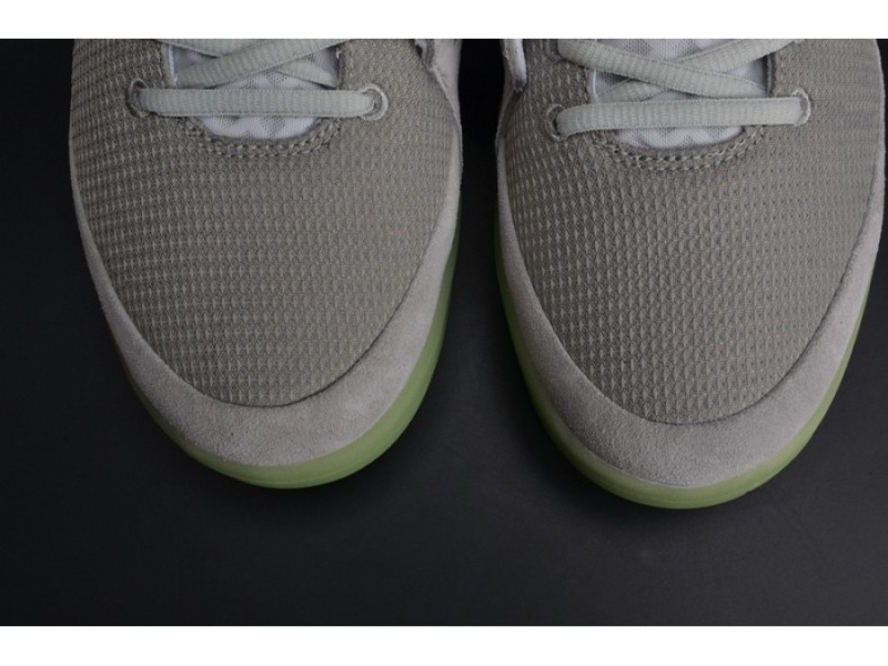 NIKE AIR YEEZY 2 PURE PLATINUM Wolf Grey mens 508214-010